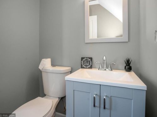 896 6 St, Saint Paul MN 55106-4503 exterior