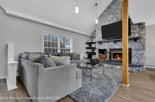 2237 Emerald Park Dr, Lacey NJ  08731-3716 exterior