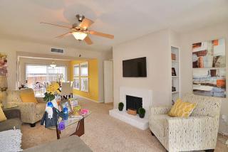 201 Wilcrest Dr, Houston TX  77042-1048 exterior