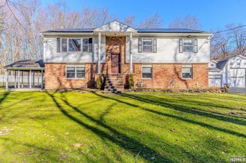 156 Woodcliff Ave, Westwood, NJ 07677-8245