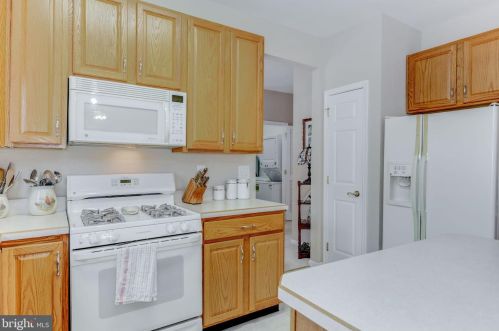 84 Warwick Way, Southampton NJ 08088-1122 exterior