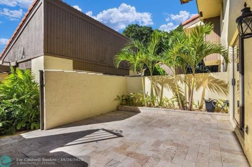 1330 13 St, Boca Raton FL 33486-5323 exterior