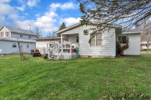 76 Elm, Cedar Springs MI 49319-5130 exterior