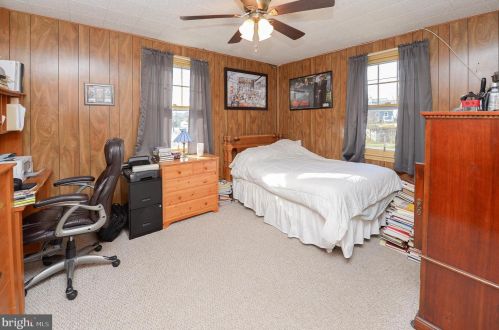 300 Holly Ave, Camden NJ 08107-1022 exterior