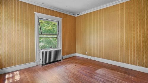 166 Adelaide Ave, Providence RI 02907-1833 exterior