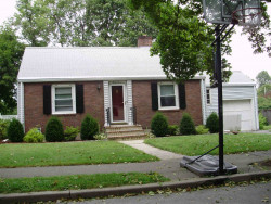 37 Farmington Rd, Newton, MA 02465-1106