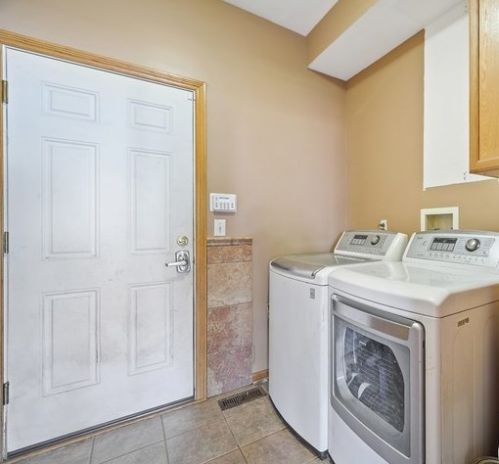 1256 Boxwood Dr, Bull Valley IL 60014-8396 exterior