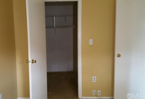 405 Porter Way, Bridgewater NJ 08807-3537 exterior