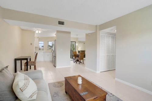 5827 Parkwalk Dr, Boynton Beach FL 33472-2321 exterior