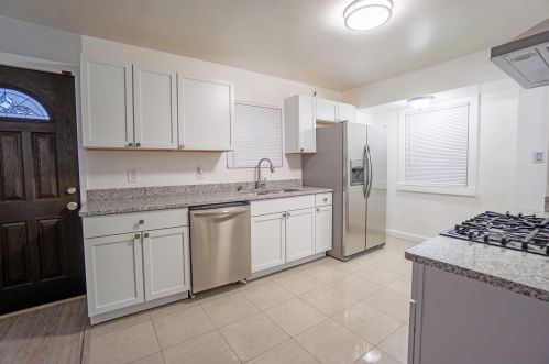 4876 41, Milwaukee WI 53209-5208 exterior