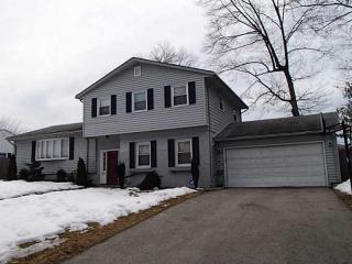 20 Bel Air Rd, Cranston, RI 02920-3622