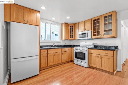 2736 Wallace St, Berkeley CA 94702-2232 exterior