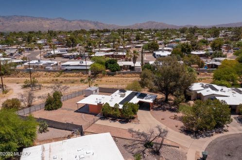 8105 Beverly St, Tucson AZ 85710-5929 exterior