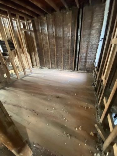 7746 Kingston Ave, Chicago IL 60649-4784 exterior