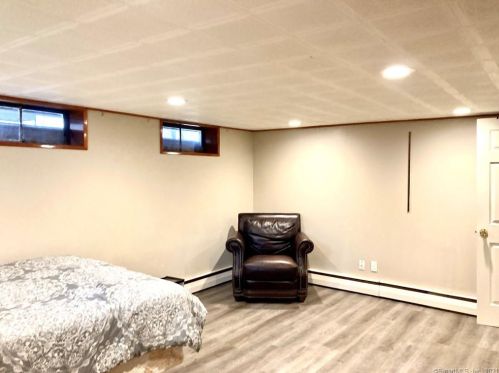 56 Osage Dr, Wallingford CT  06492-2812 exterior