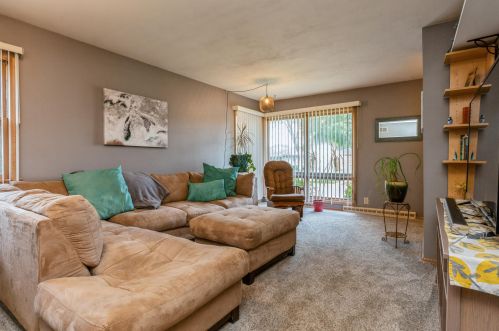 8740 Arden Pl, Milwaukee, WI 53225-5022