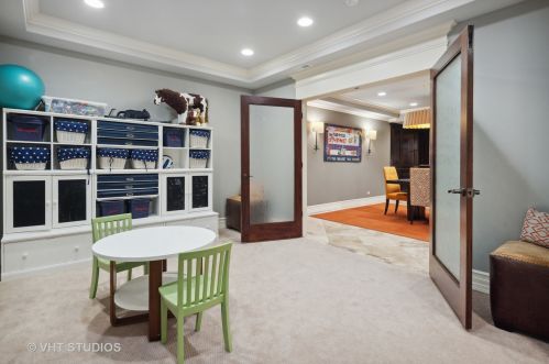 832 Colfax Ave, Elmhurst IL 60126-4535 exterior