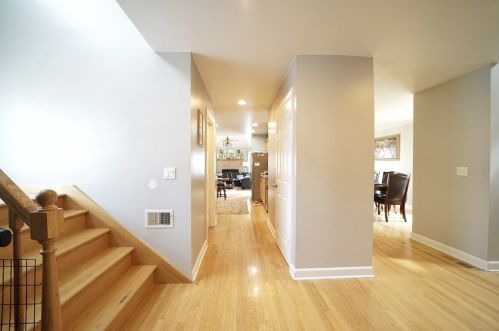 8234 Addison St, Chicago IL 60613-4344 exterior