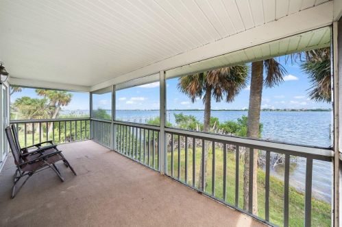 10060 Tropical Trl, Merritt Island FL 32953-6060 exterior