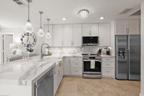 124 Willowick Dr, Naples, FL 34110-1340