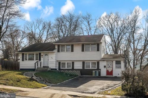 701 Patton Ave, Chester, PA 19015-2632