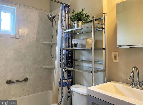 73 Falmouth Rd, Trenton NJ 08620-1516 exterior