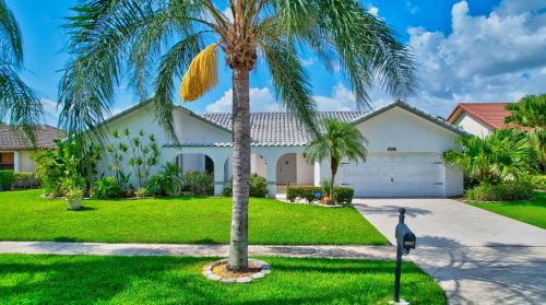 2326 23 Cranbrook Dr, Boynton Beach FL 33436-5711 exterior