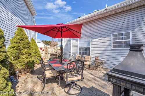 20 Kentucky Way, East Freehold NJ 07728-4612 exterior