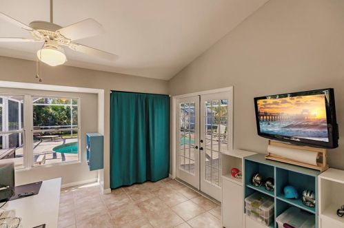 191 Old Tamiami Trl, Naples FL exterior