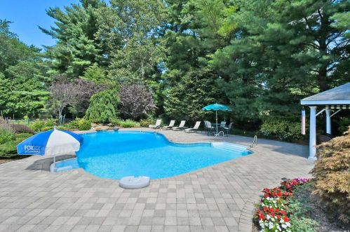 29 Kendrick Ln, Huntington Station NY 11746-7829 exterior