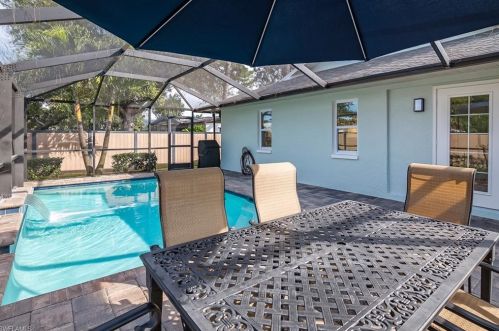 733 95th Ave, Naples FL 34108-2456 exterior