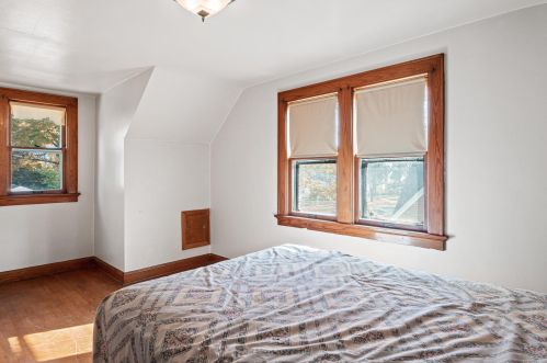 5945 40, Milwaukee WI 53208-3745 exterior