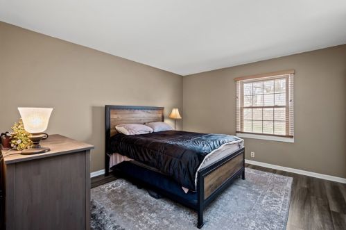 392 Newburn Dr, Pittsburgh PA exterior