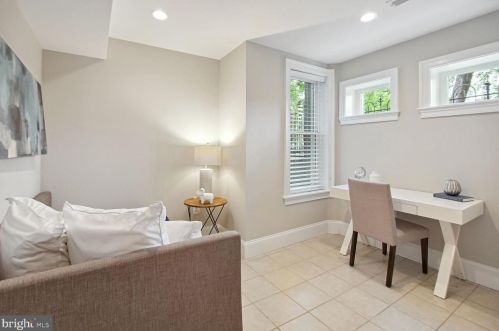 623 6 St, Washington DC 20024-2693 exterior