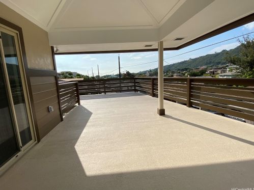 2817 Dow St, Honolulu, HI 96817-1134