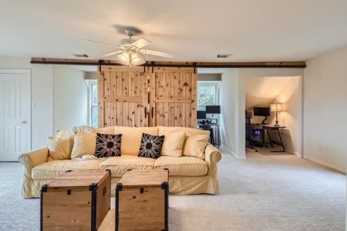 213 Oak Mdw Dr, Georgetown TX 78628-6884 exterior