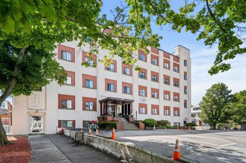 549 4th St, Boston MA 02127-3017 exterior