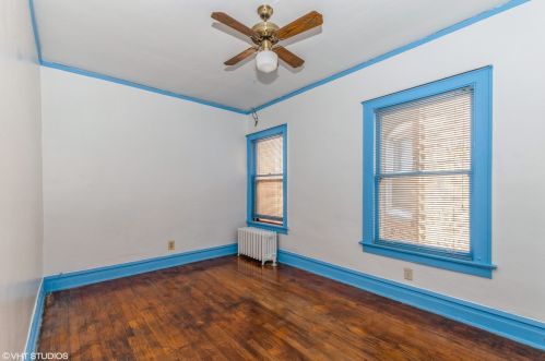 8029 Eberhart Ave, Chicago IL 60637-2411 exterior