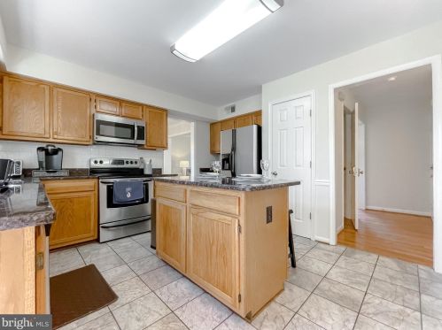 900 Chatsworth Dr, Accokeek MD 20607-2056 exterior