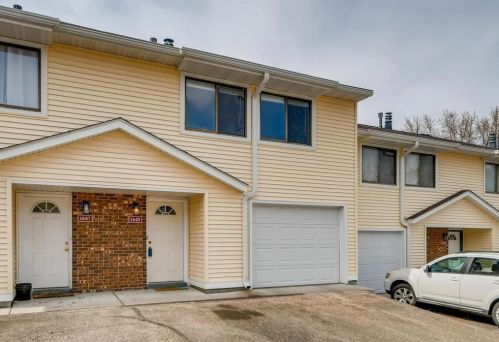 1645 City View Dr, Saint Paul, MN 55121-1701