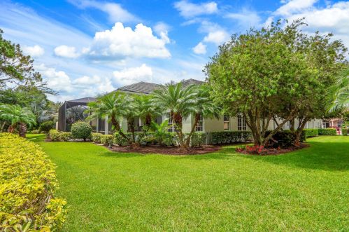 9328 Scarborough Ct, Fort Pierce FL  34986-3360 exterior