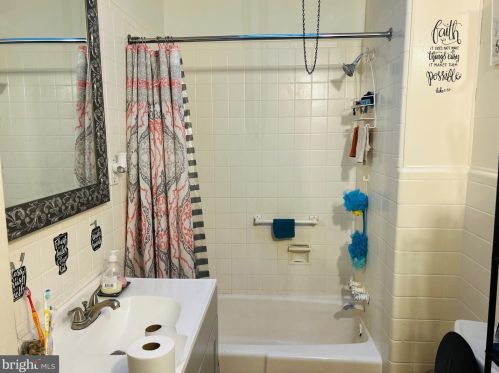 828 Mcdowell Ave, Chester PA 19013-6231 exterior