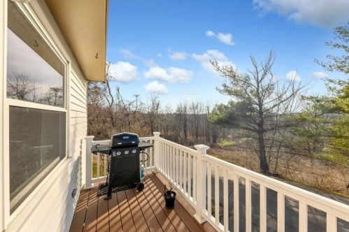 708 Bonnie Brae Dr, Moon Twp PA 15108-3855 exterior