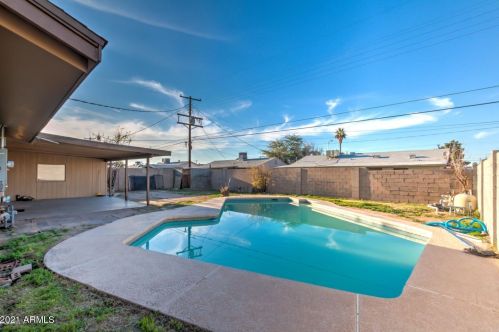 6110 Earll Dr, Phoenix AZ 85033-5841 exterior