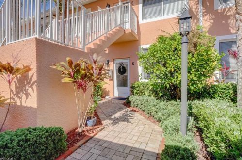 6820 Beach Resort Dr, Naples, FL 34114-1516