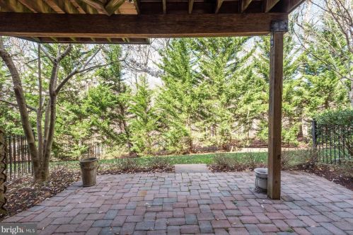 12561 Ansin Cir Dr, Rockville MD 20854-6912 exterior