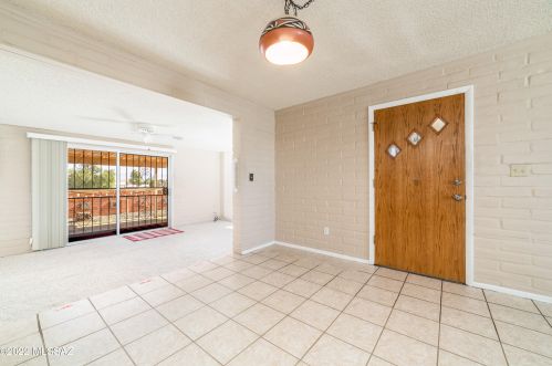 533 Abrego Dr, Green Valley AZ 85614-3639 exterior