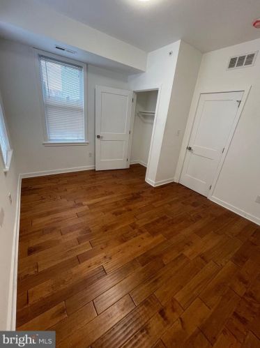 924 15 St, Philadelphia PA 19146-2141 exterior