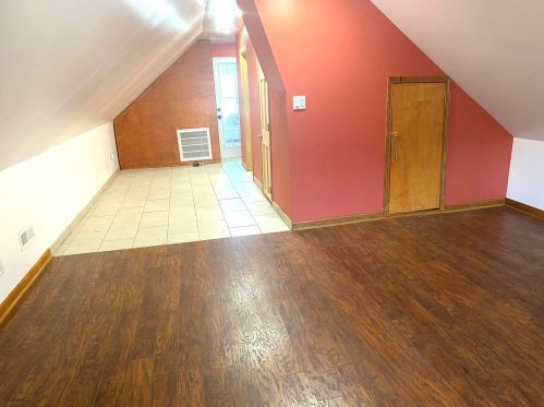 2414 Whipple St, Chicago IL 60655-2303 exterior