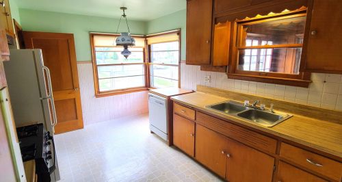 4445 Sumac Pl, Milwaukee, WI 53219-2307